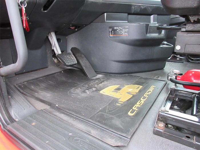 Used 2018 FREIGHTLINER CASCADIA 126