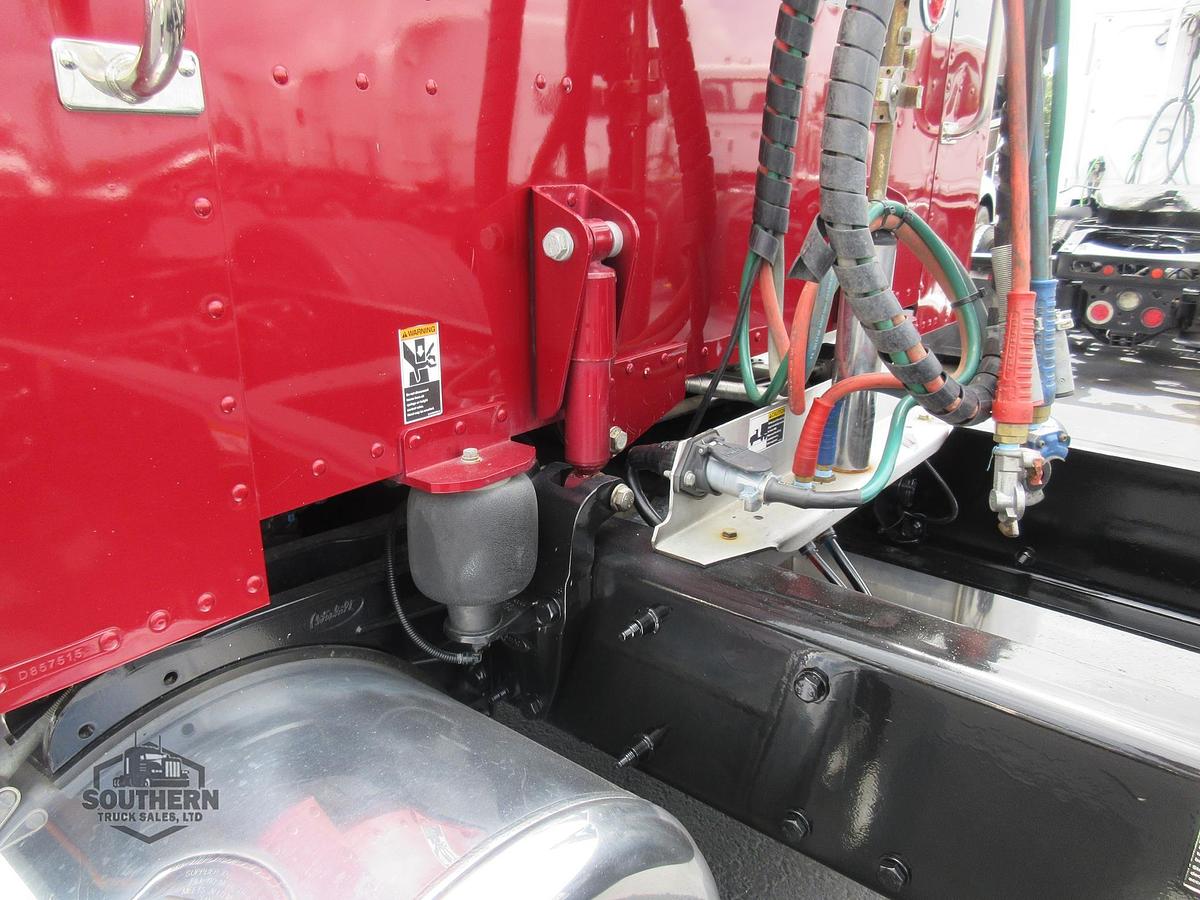 Used 2023 PETERBILT 389