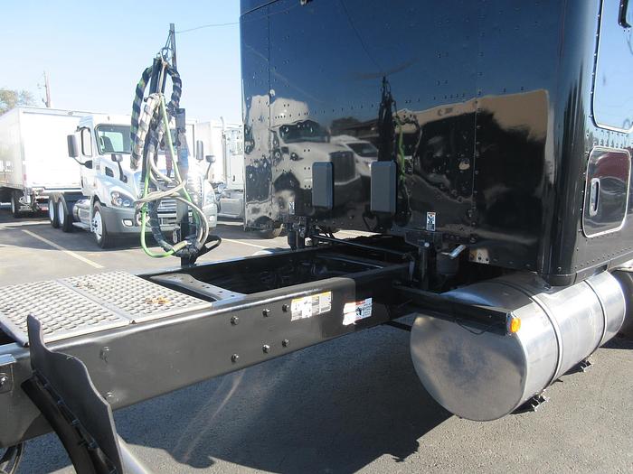 Used 2021 KENWORTH T880