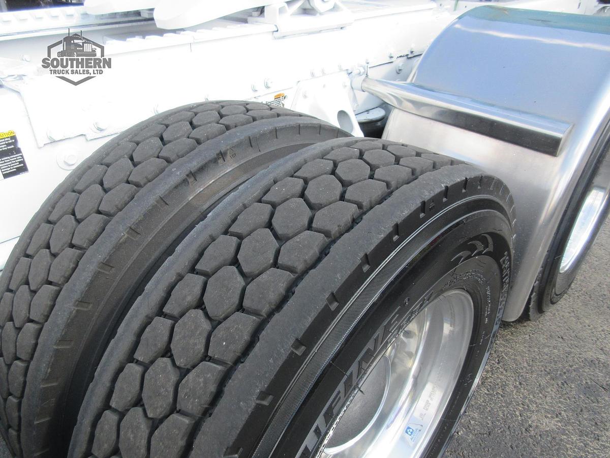 Used 2021 PETERBILT 389