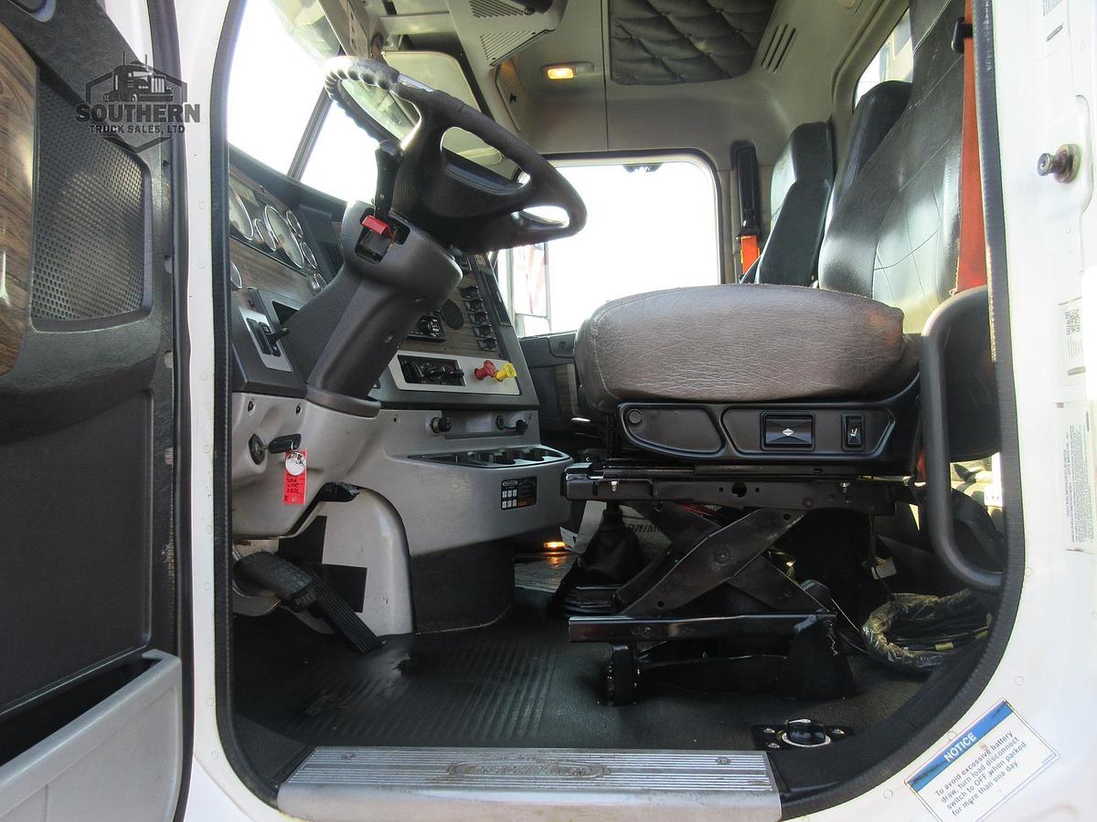 Used 2018 FREIGHTLINER 122SD