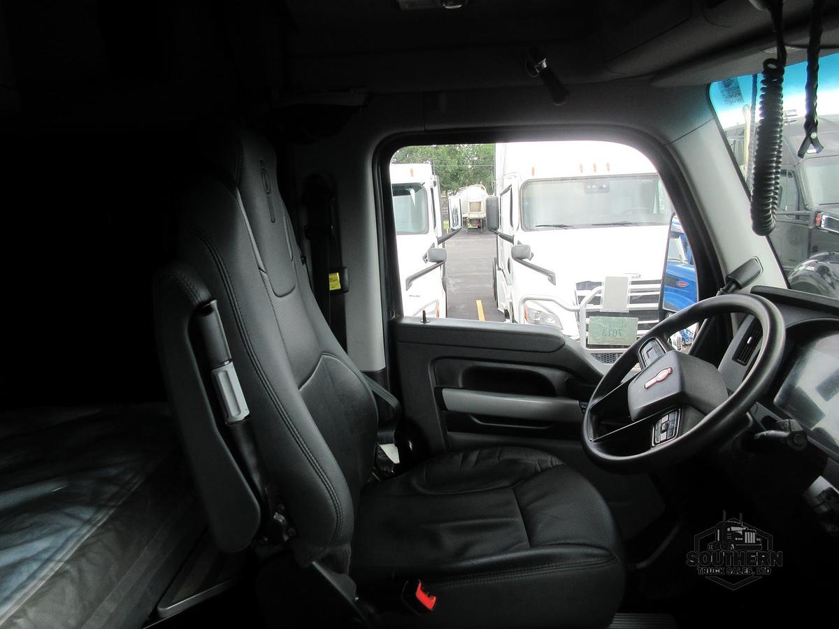 Used 2023 KENWORTH T880