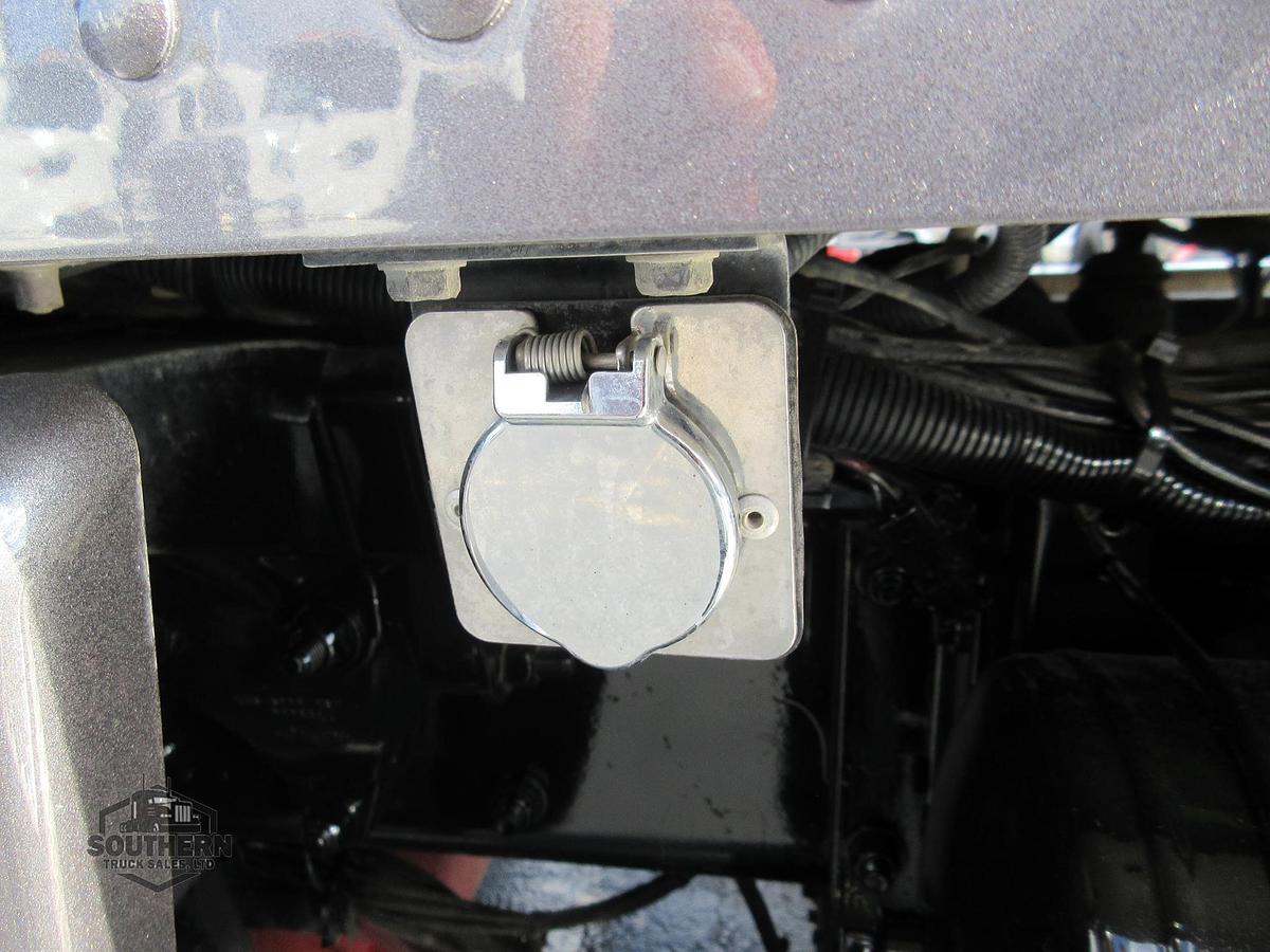 Used 2022 PETERBILT 389