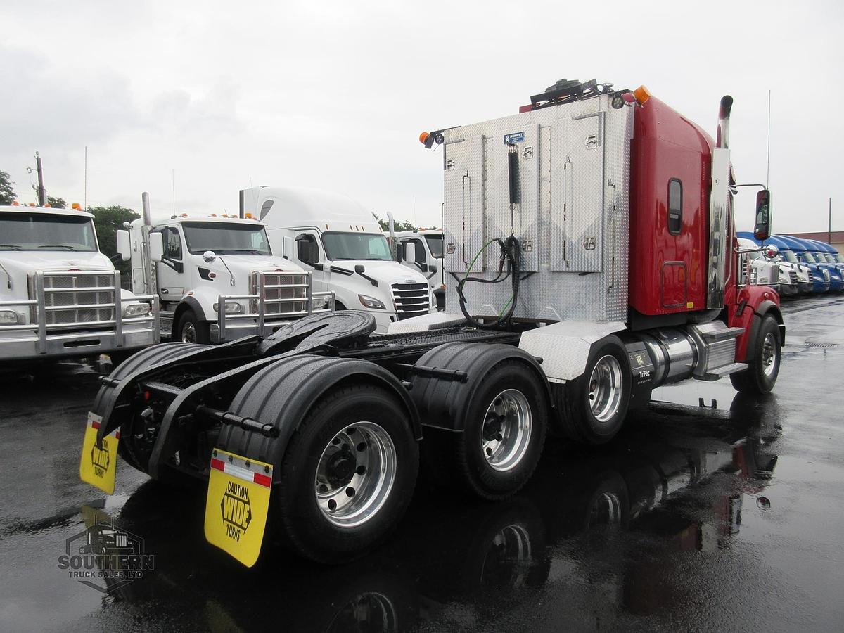 Used 2021 FREIGHTLINER CORONADO 122 SD