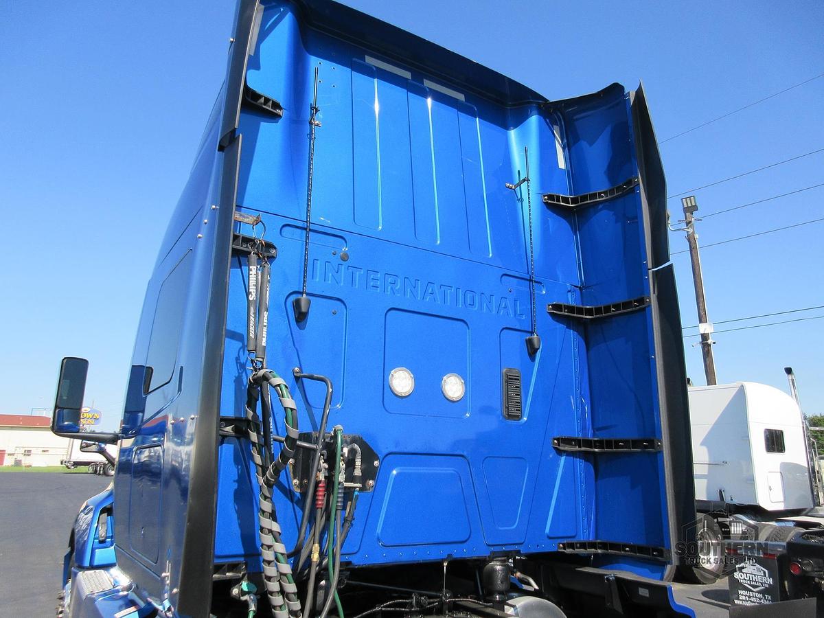 Used 2021 INTERNATIONAL LT