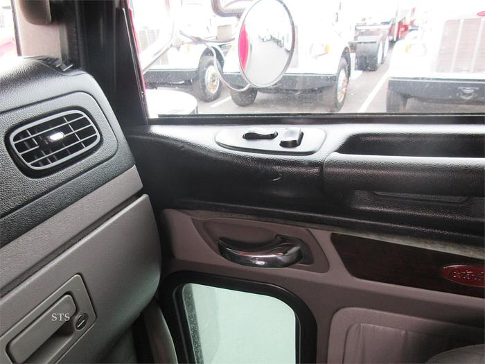 Used 2015 PETERBILT 389
