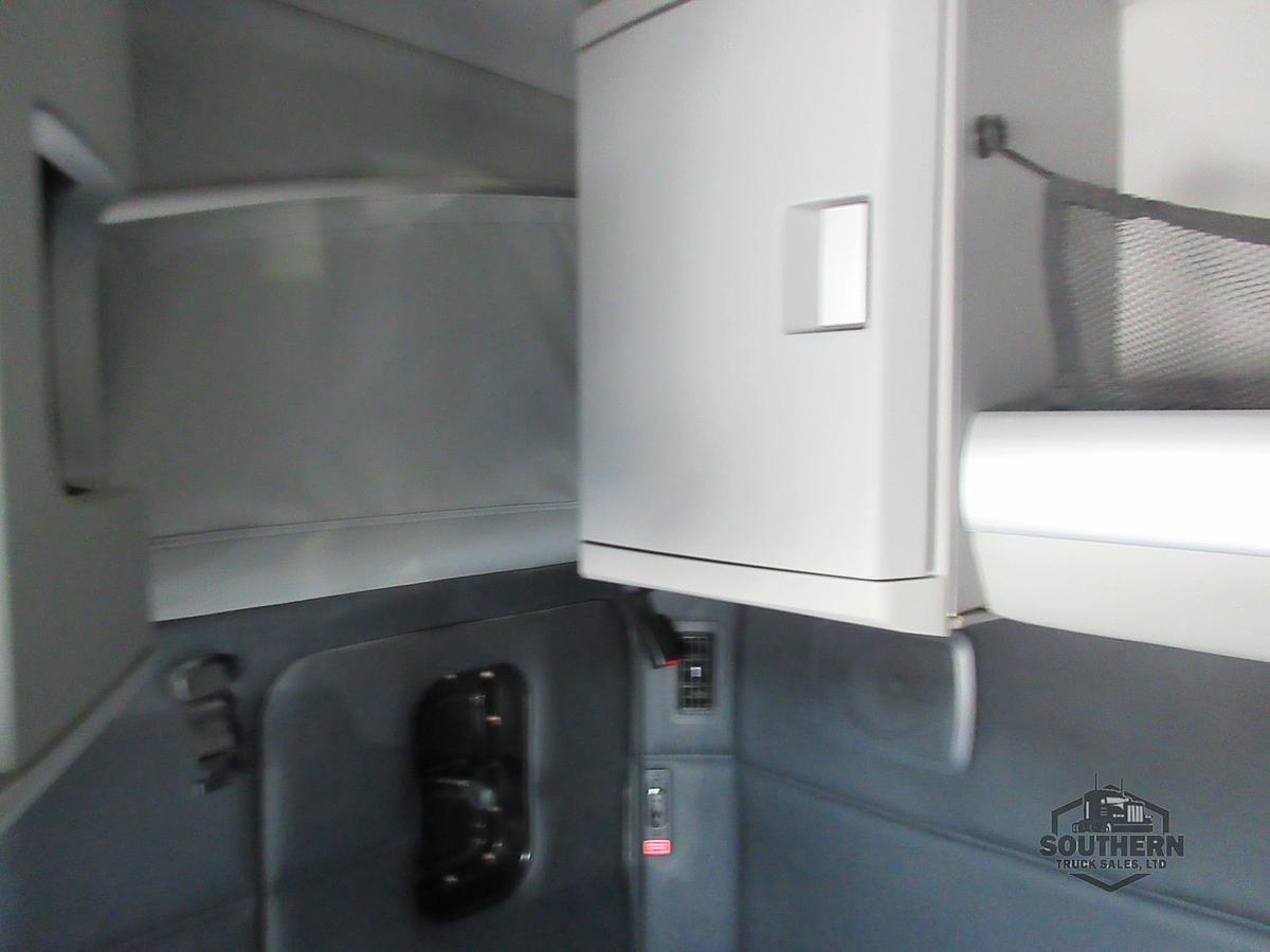 Used 2023 KENWORTH T880