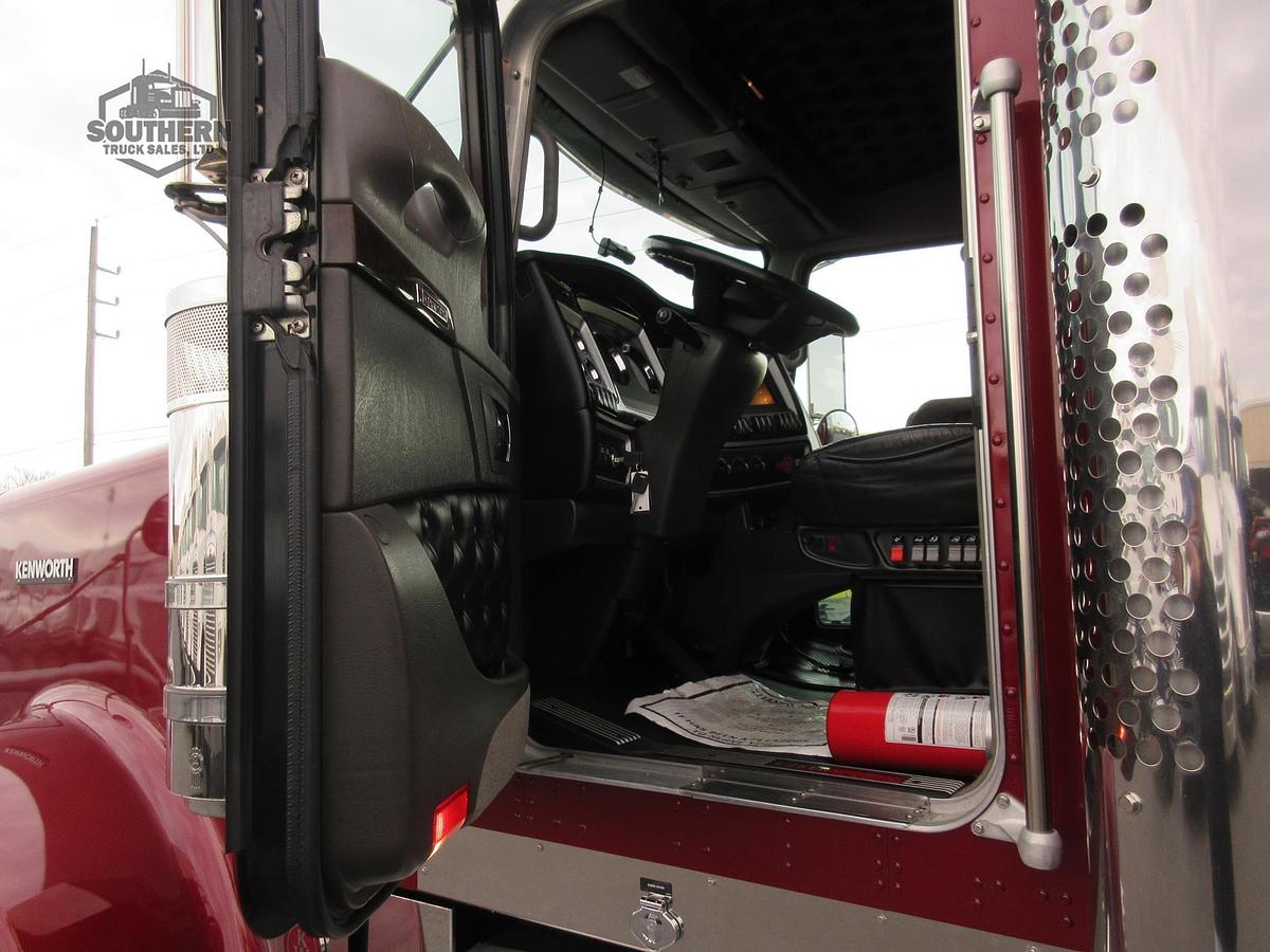 Used 2023 KENWORTH W900L