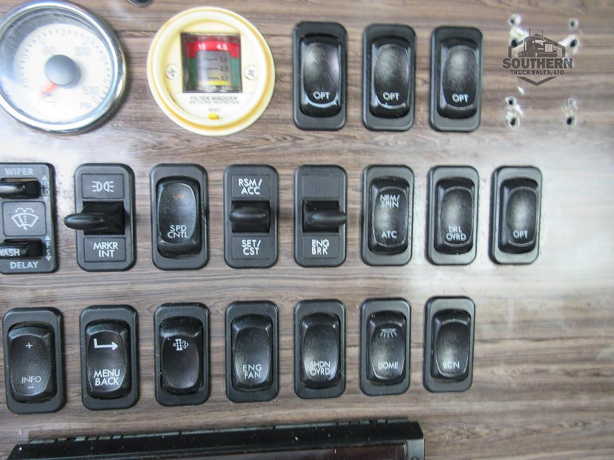 Used 2018 FREIGHTLINER CORONADO 122 SD