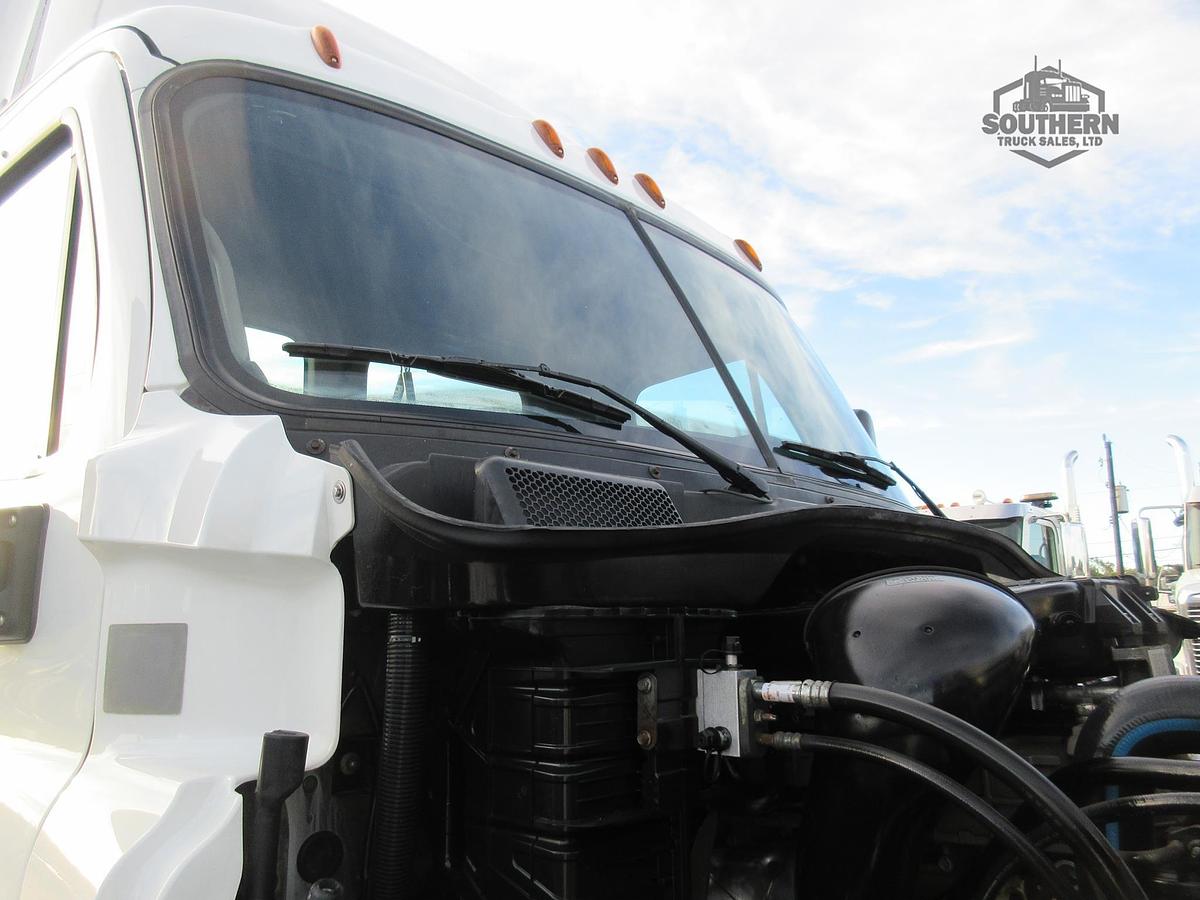 Used 2018 FREIGHTLINER CASCADIA 113