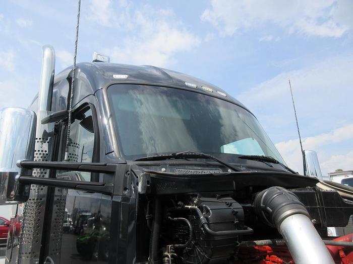 Used 2021 KENWORTH T880