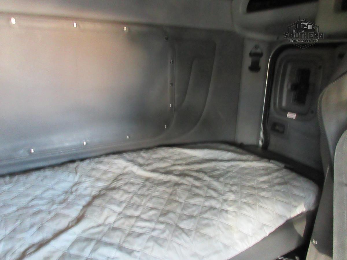 Used 2016 PETERBILT 389