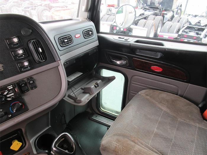 Used 2015 PETERBILT 365