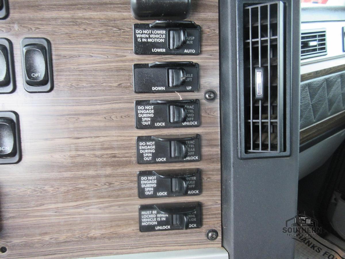 Used 2019 FREIGHTLINER CORONADO 122 SD