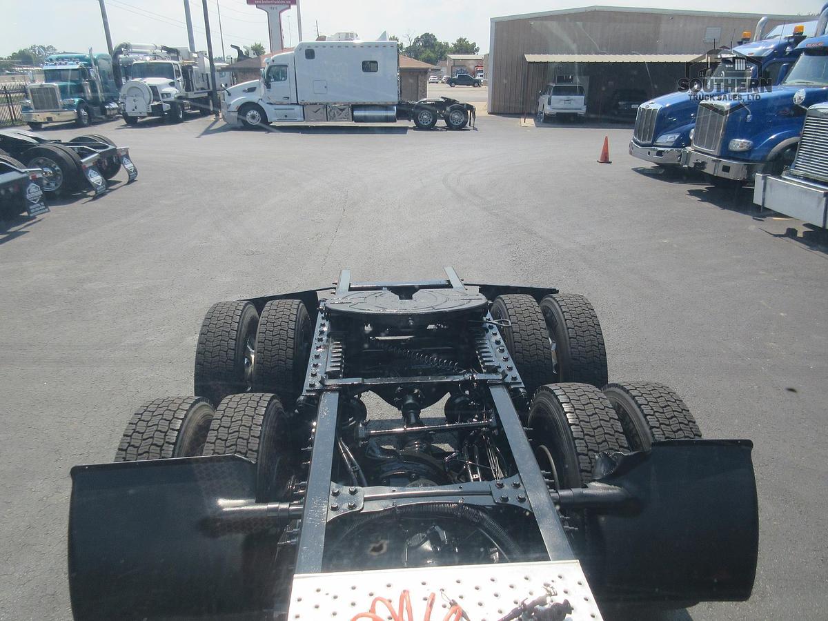 Used 2019 FREIGHTLINER CORONADO 122 SD