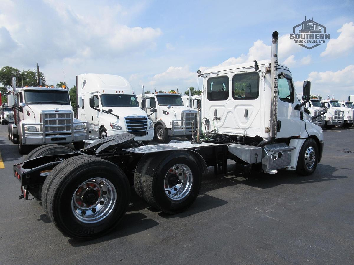 Used 2020 FREIGHTLINER CASCADIA 126