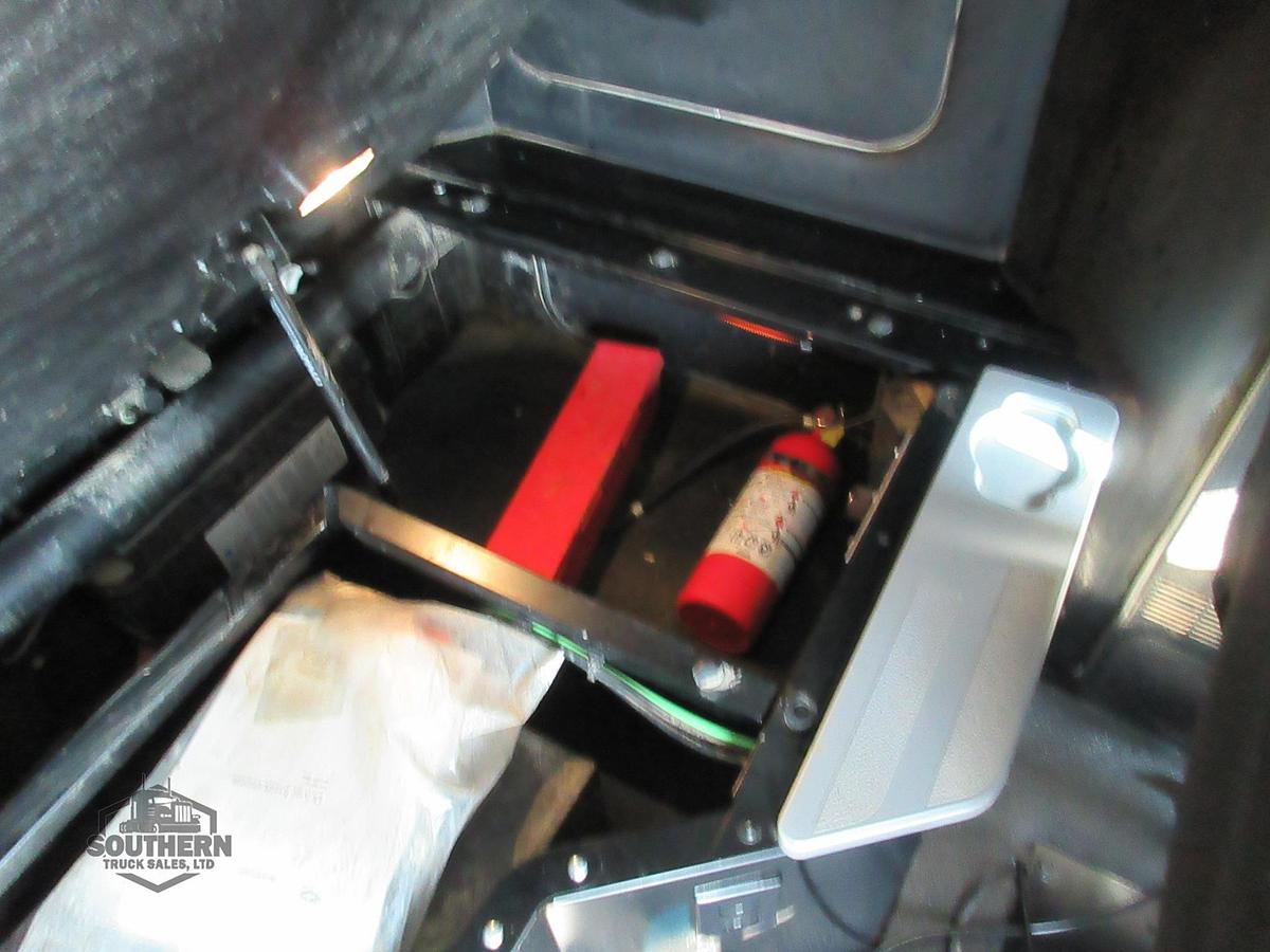 Used 2023 KENWORTH T880