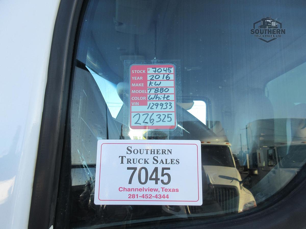 Used 2016 KENWORTH T880