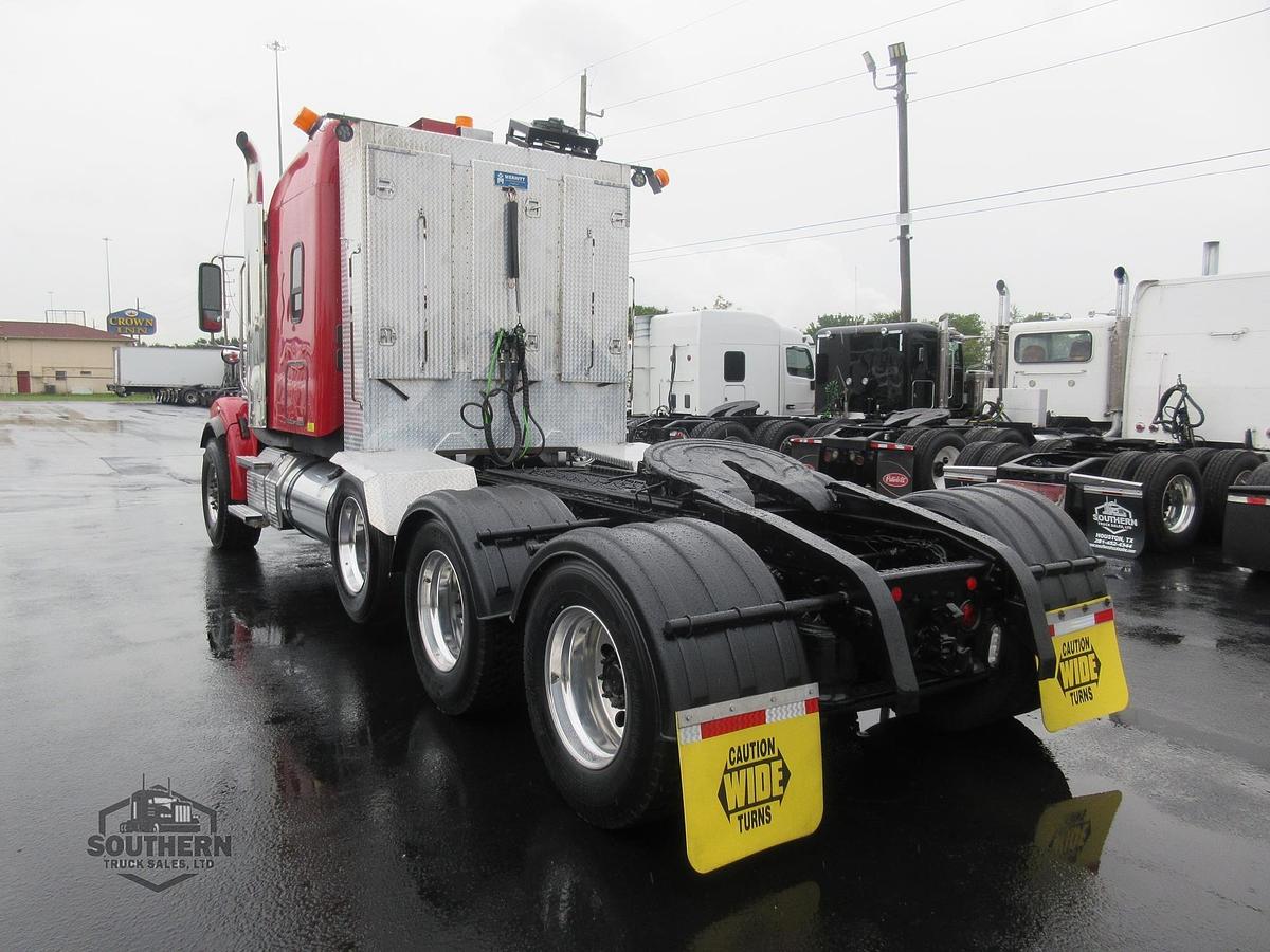 Used 2021 FREIGHTLINER CORONADO 122 SD
