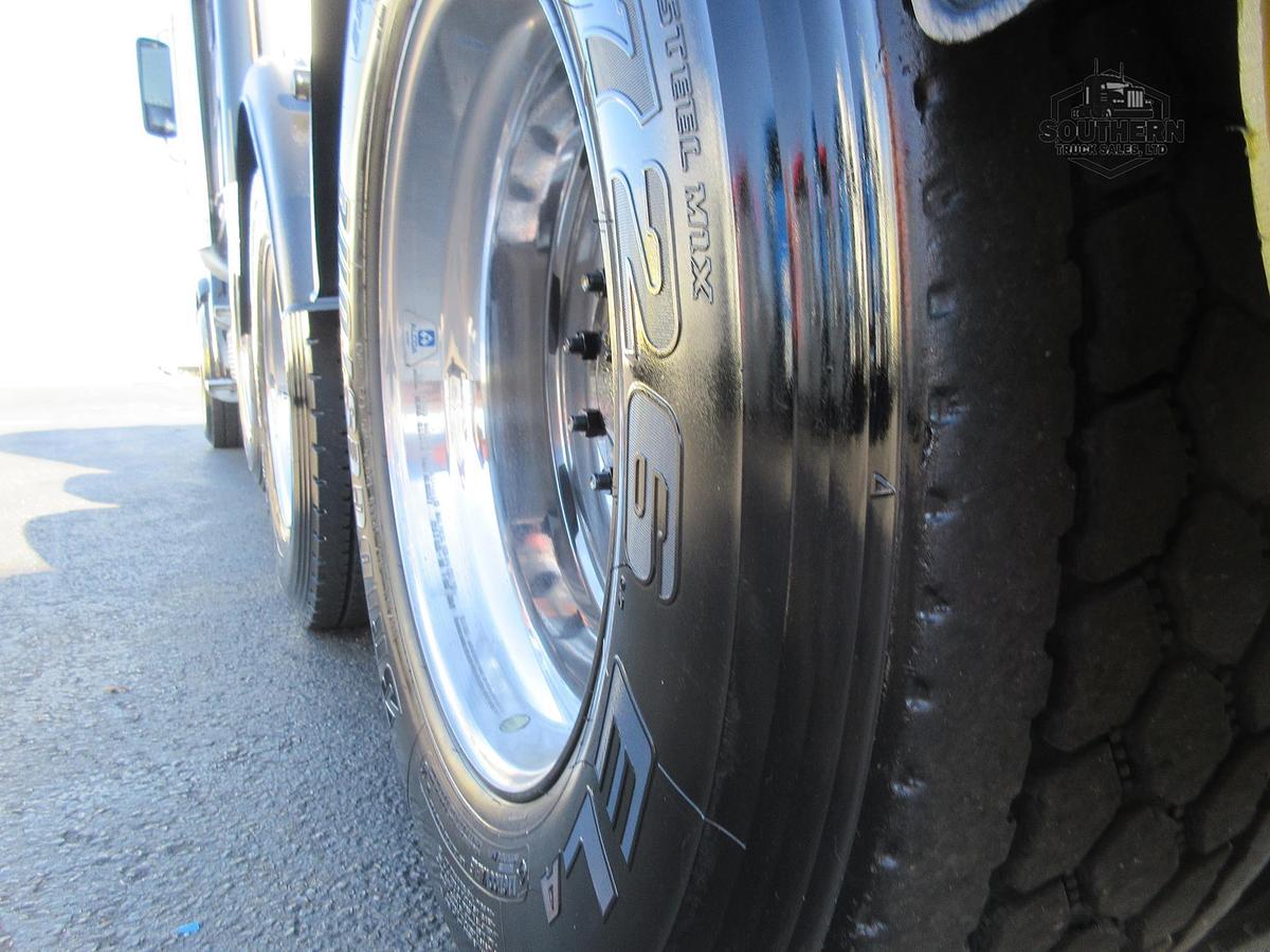 Used 2021 FREIGHTLINER CORONADO 122 SD