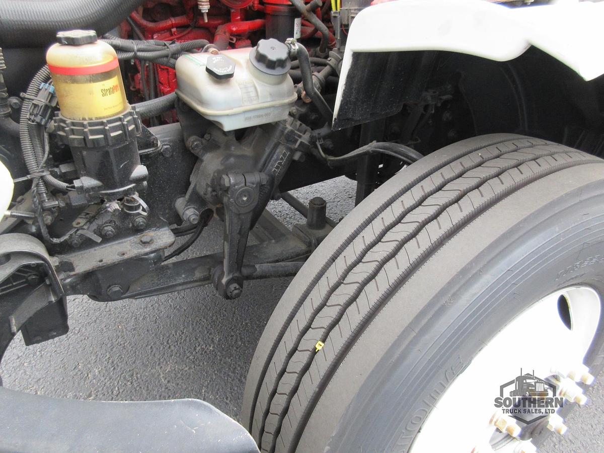 Used 2017 FREIGHTLINER BUSINESS CLASS M2 106