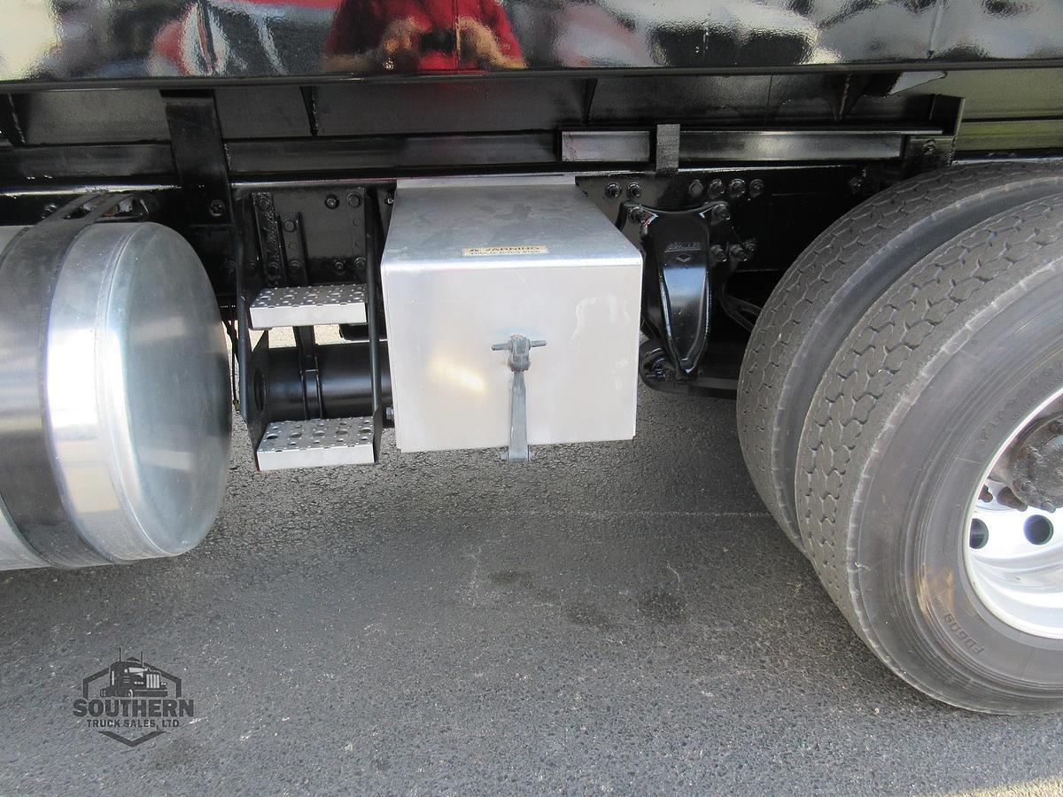 Used 2019 FREIGHTLINER CASCADIA 126