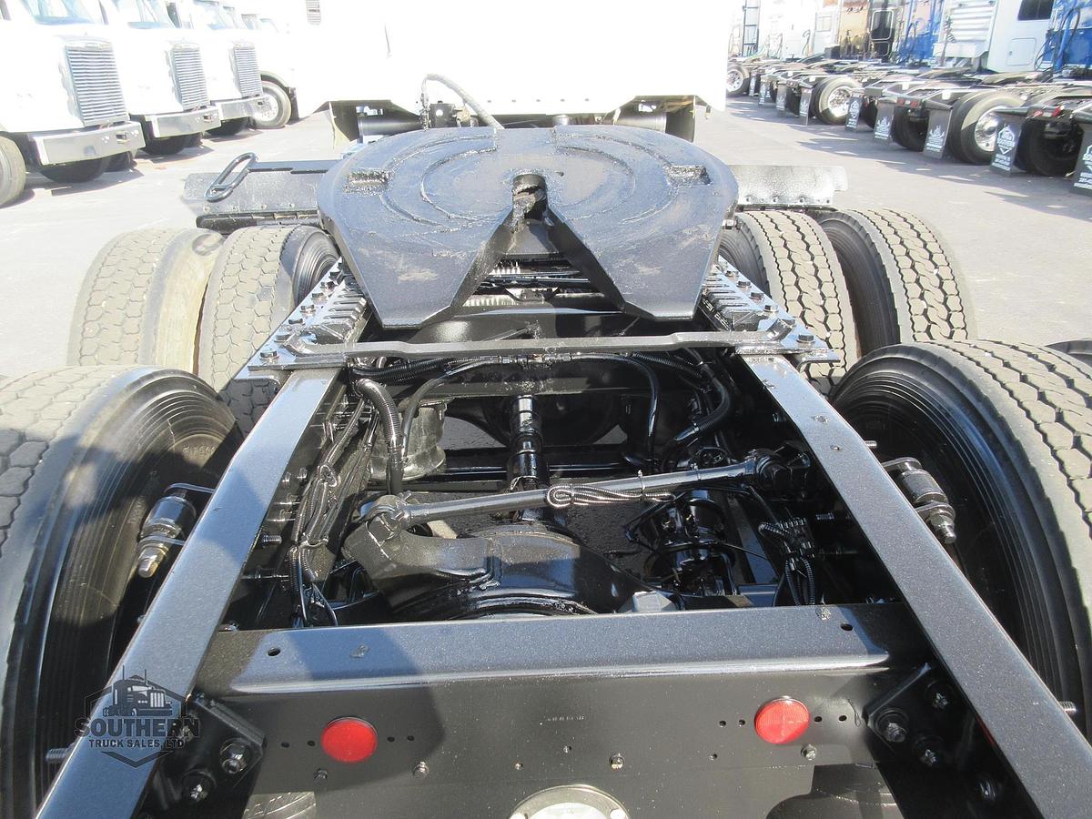 Used 2019 FREIGHTLINER 122SD