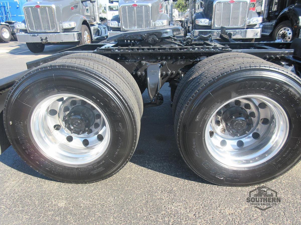 Used 2020 FREIGHTLINER CASCADIA 126