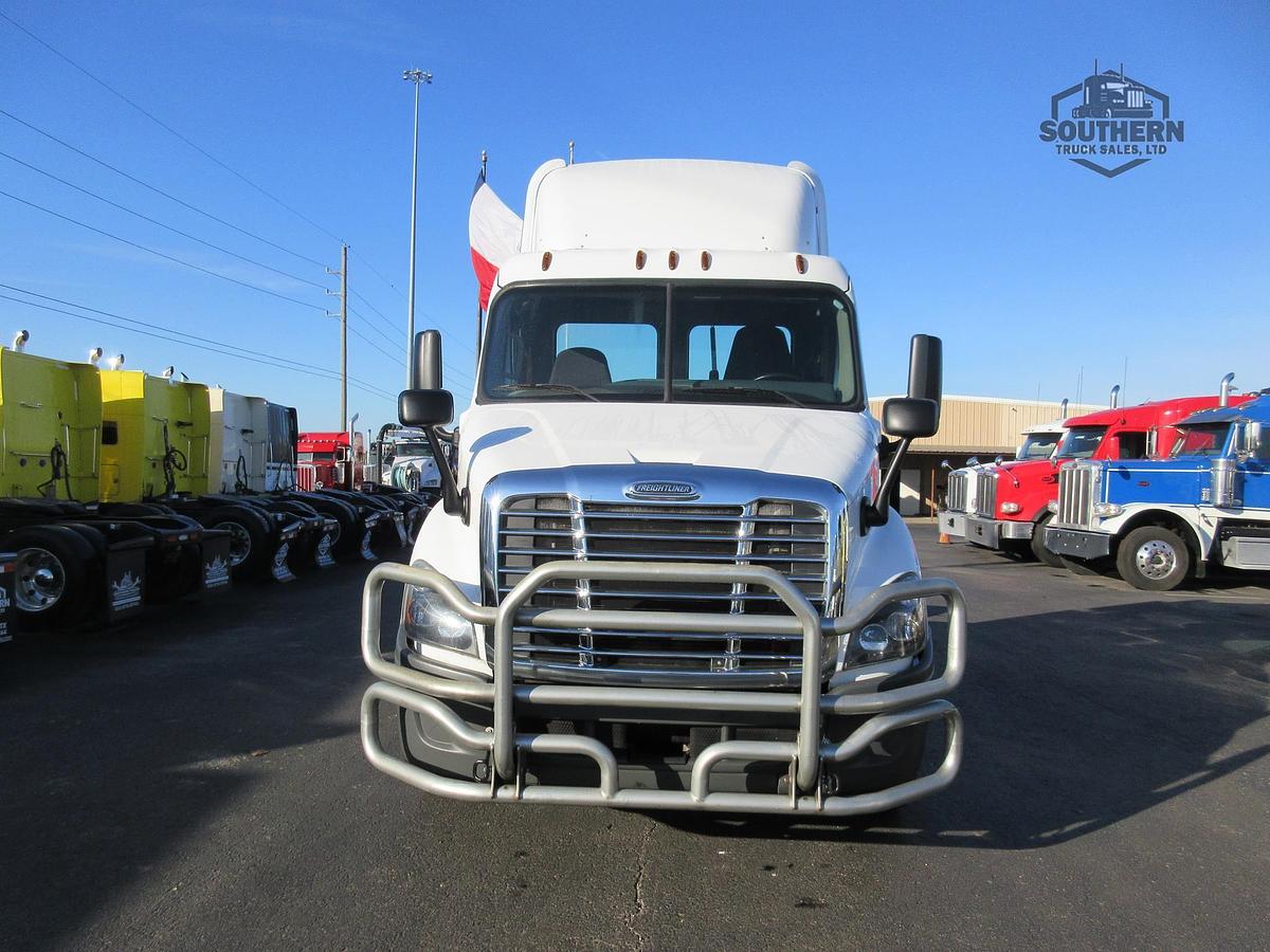 Used 2018 FREIGHTLINER CASCADIA 113