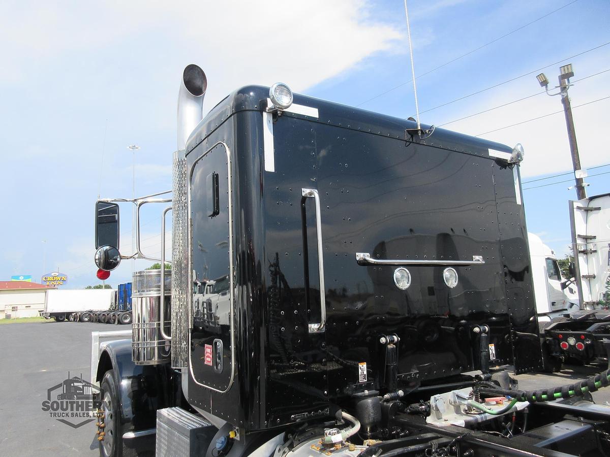 Used 2024 PETERBILT 389