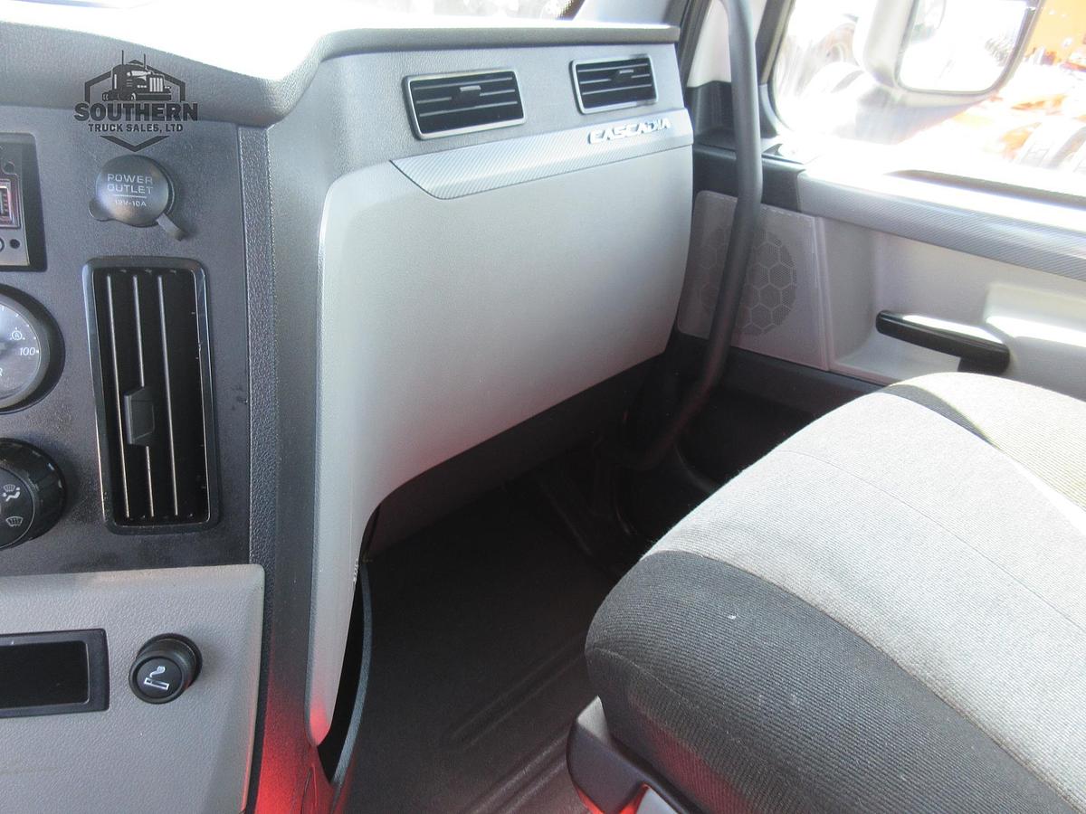 Used 2019 FREIGHTLINER CASCADIA 126