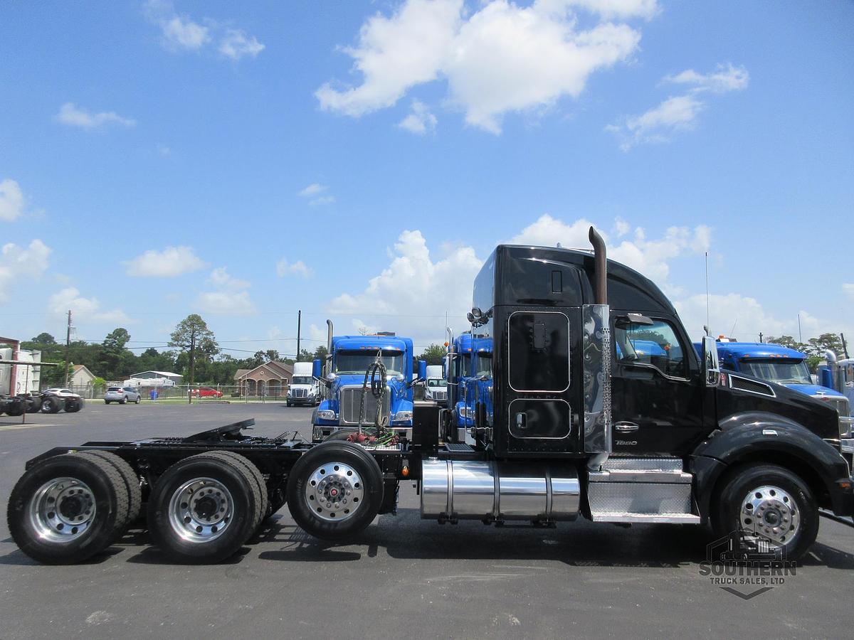 Used 2023 KENWORTH T880