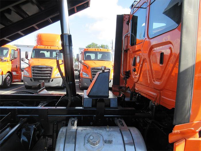 Used 2018 FREIGHTLINER CASCADIA 116