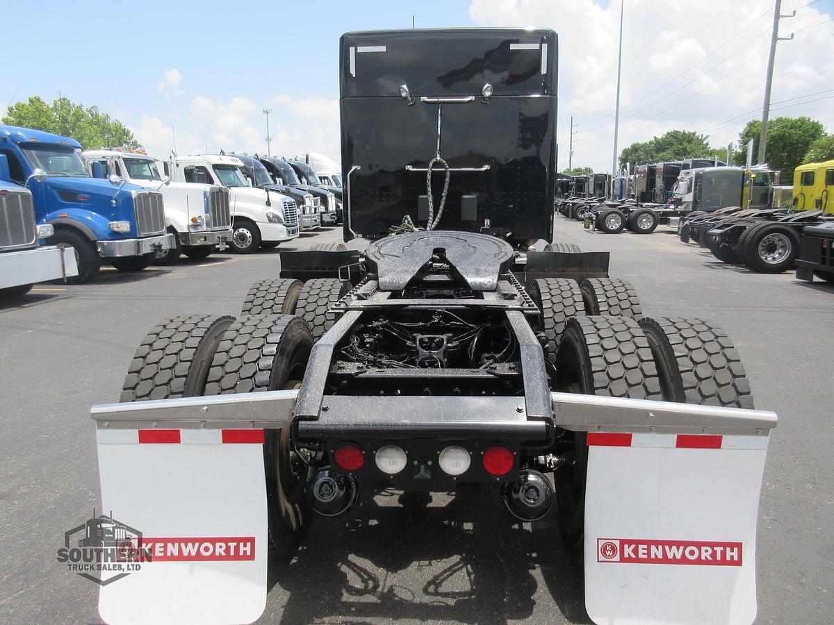 Used 2023 KENWORTH T880