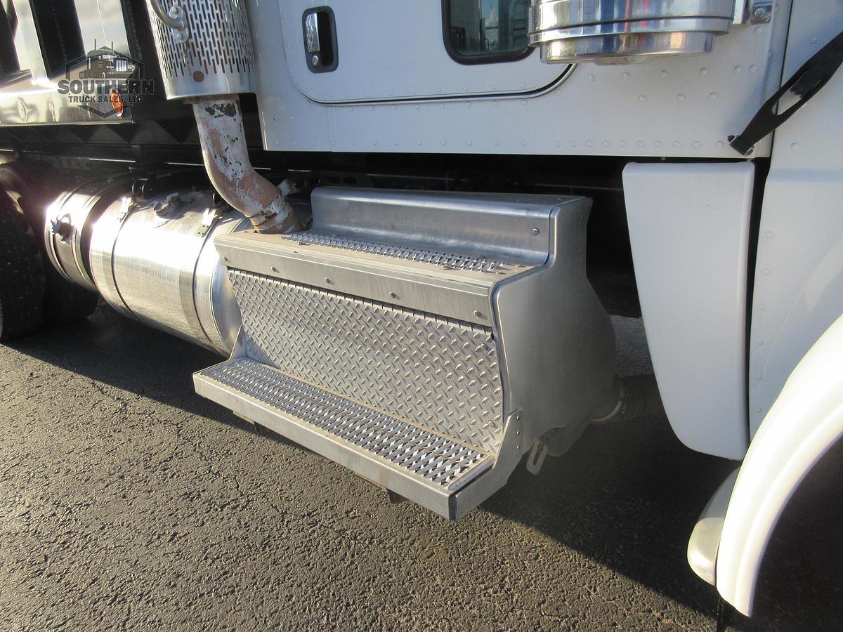 Used 2019 PETERBILT 389