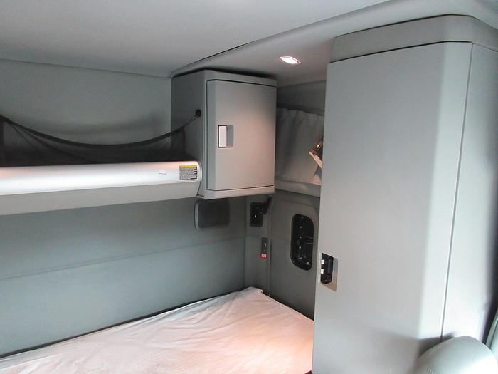 Used 2021 KENWORTH T880