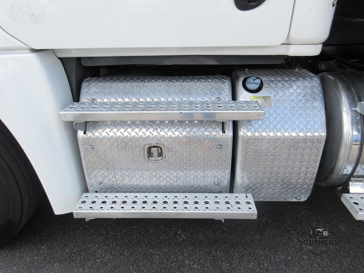 Used 2018 FREIGHTLINER CASCADIA 125