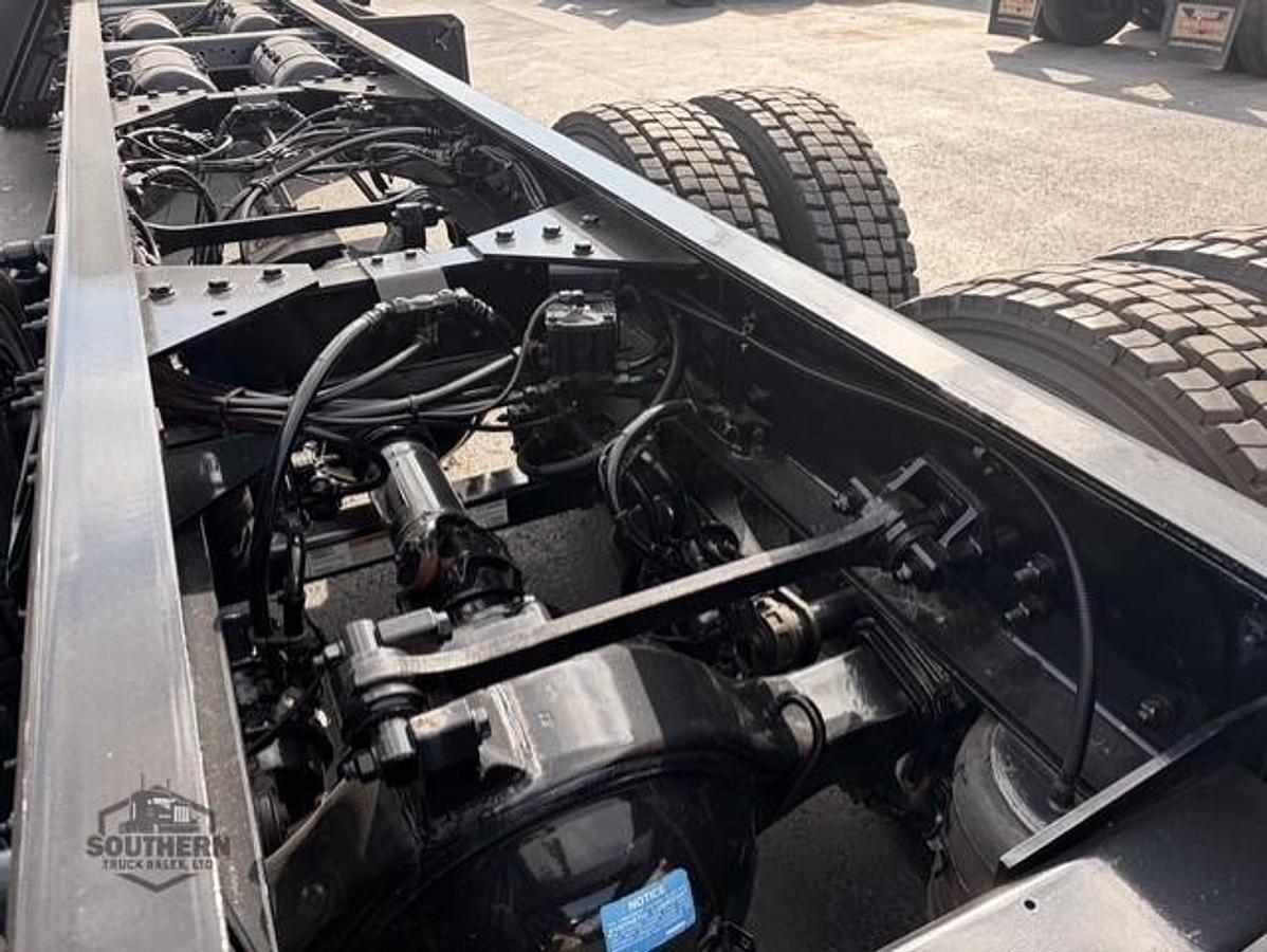 Used 2025 KENWORTH T880