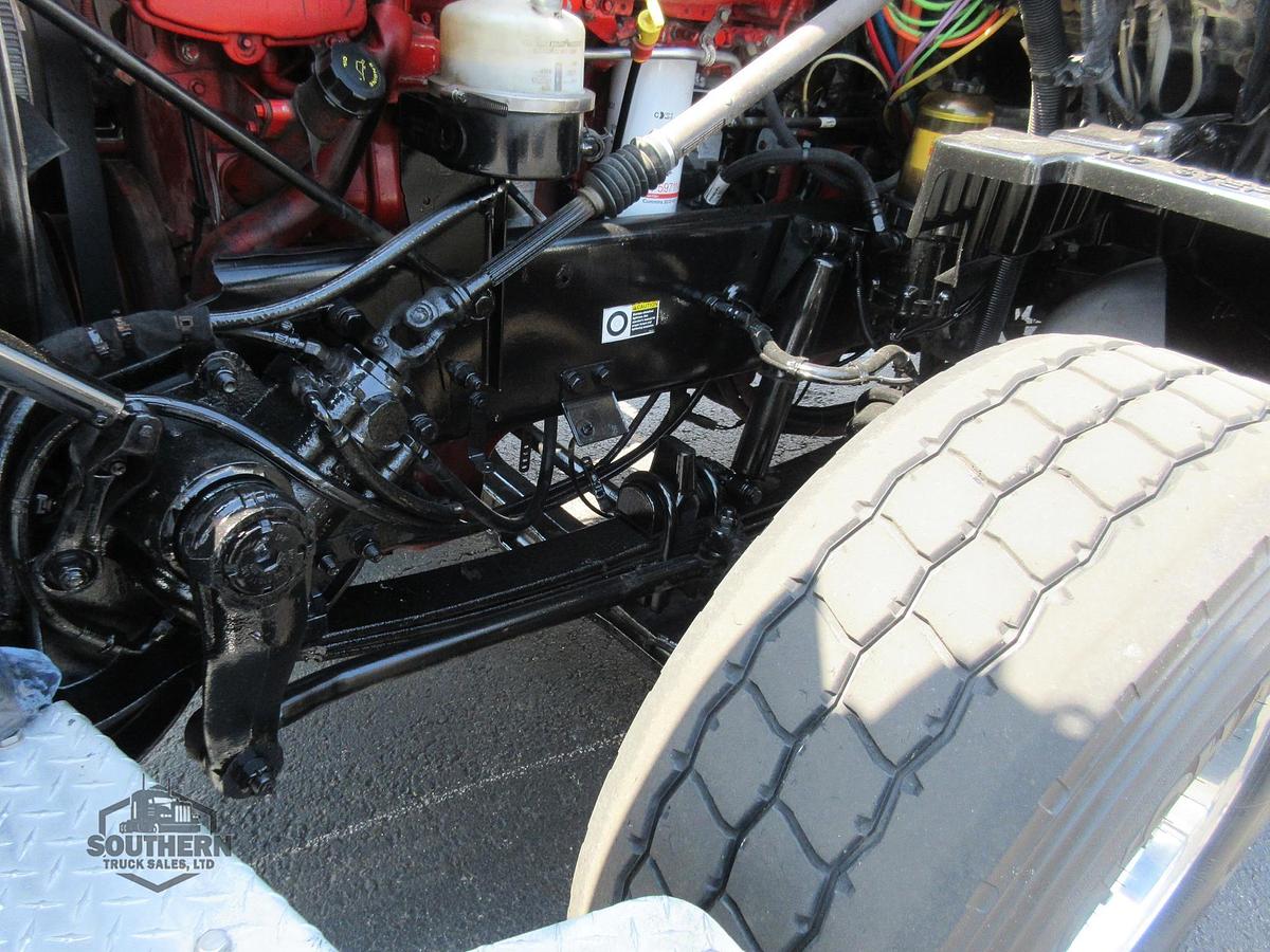 Used 2015 PETERBILT 567