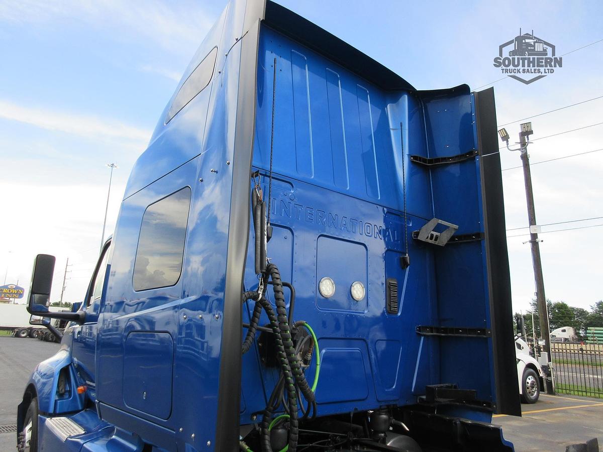 Used 2021 INTERNATIONAL LT