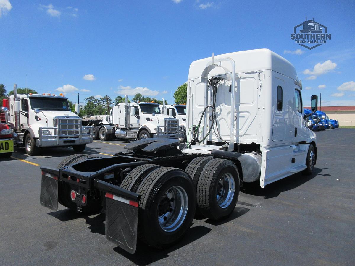 Used 2020 FREIGHTLINER CASCADIA 126