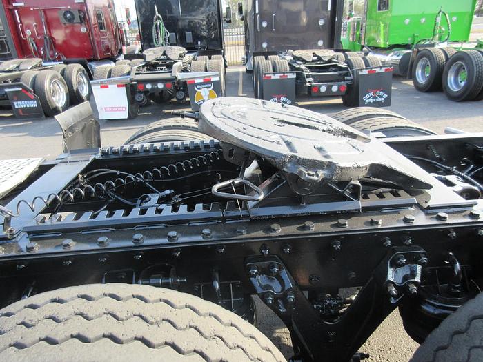 Used 2021 KENWORTH T880