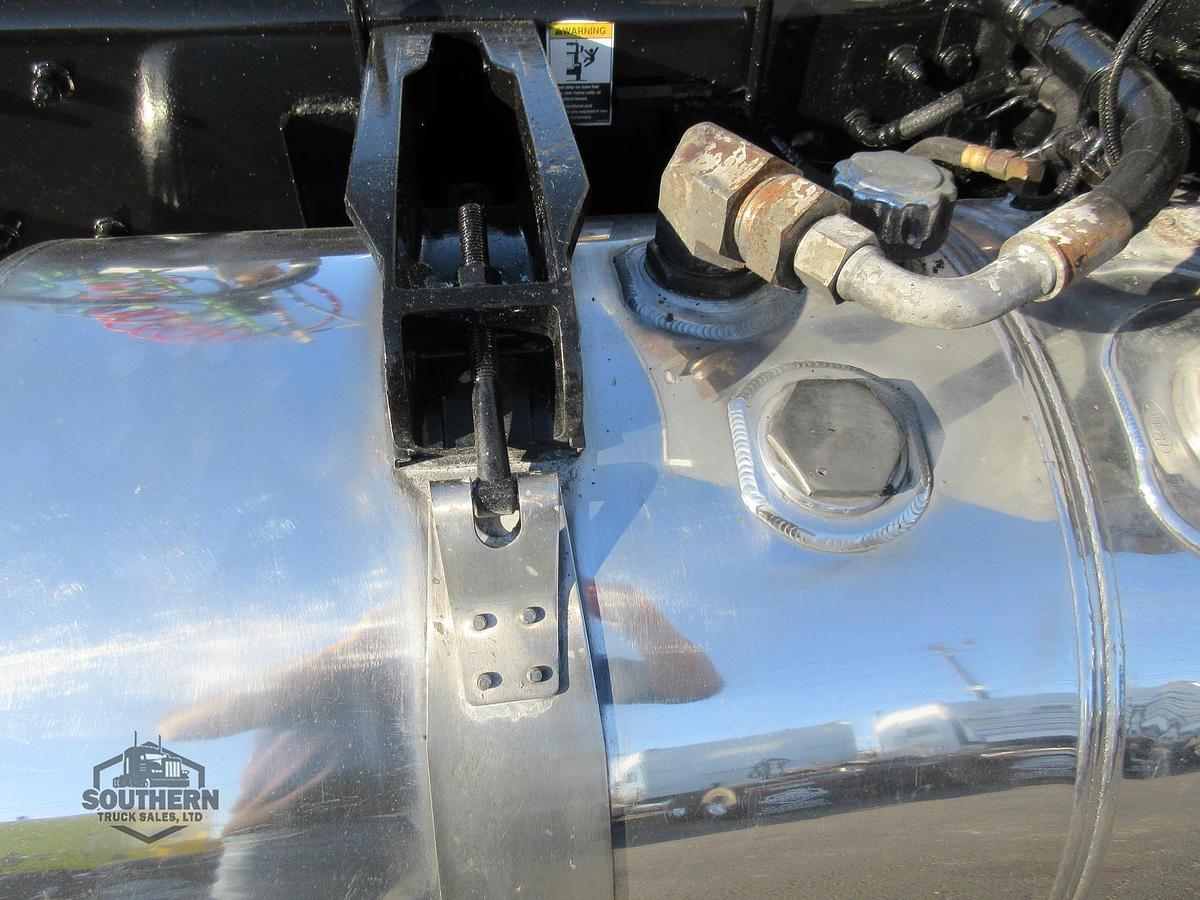 Used 2023 PETERBILT 567