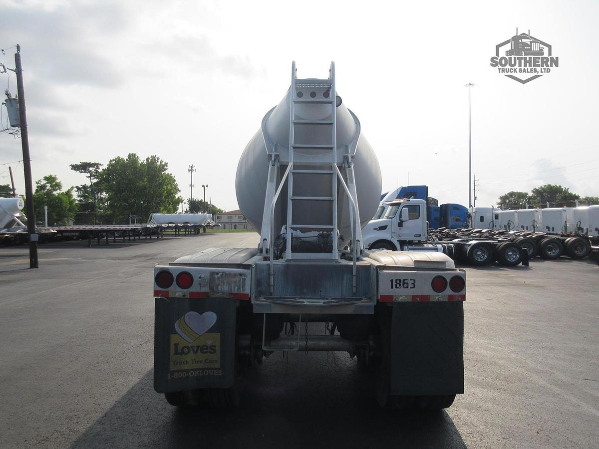 Used 2012 VANTAGE Tandem Axle