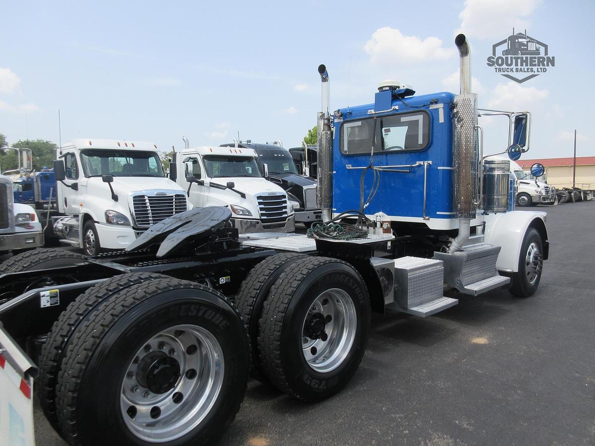 Used 2018 PETERBILT 389
