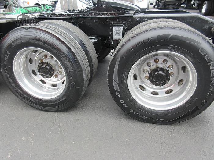 Used 2014 PETERBILT 388