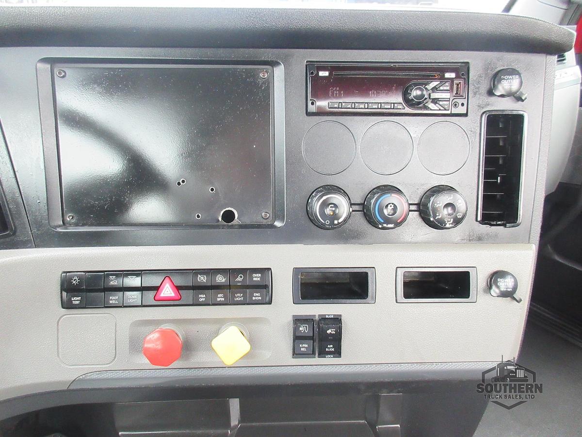 Used 2019 FREIGHTLINER CASCADIA 126