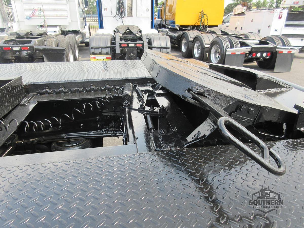 Used 2014 MACK PINNACLE CXU613