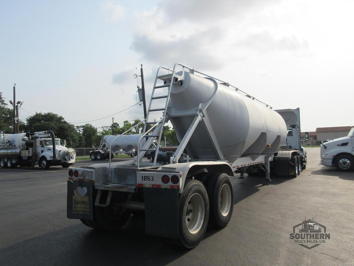 Used 2012 VANTAGE Tandem Axle