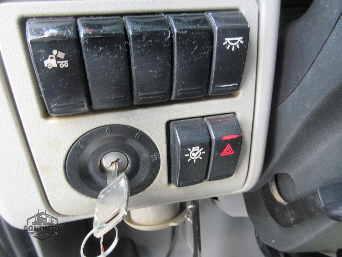 Used 2020 PETERBILT 567